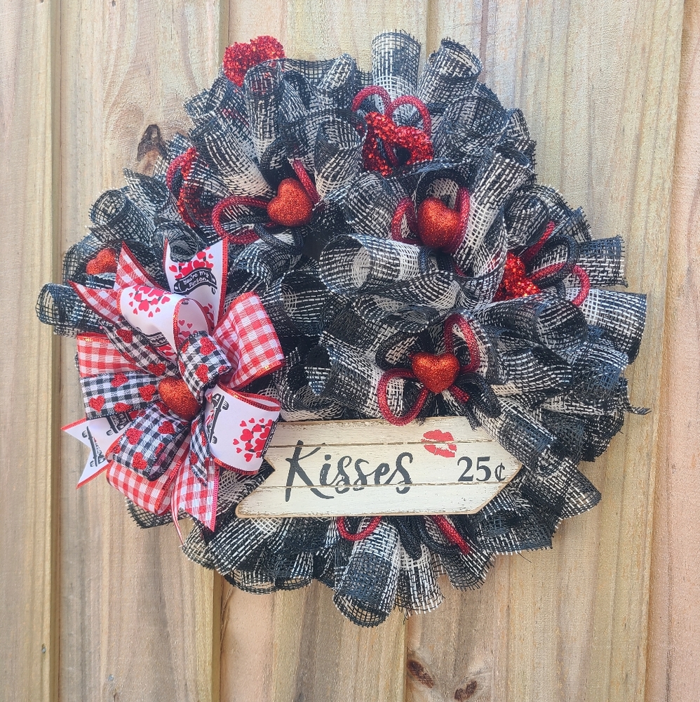 Valentine's wreath hearts and kisses